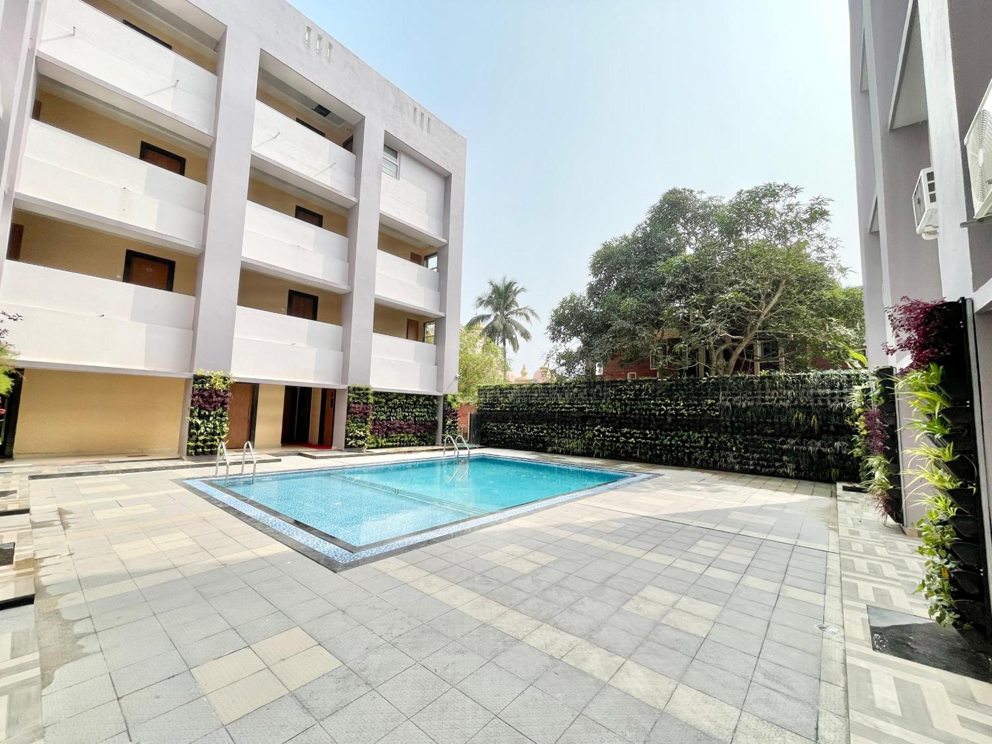 Hotel Rockbay, Puri Swimming-Pool, Near-Sea-Beach-And-Temple Fully-Air-Conditioned-Hotel With-Lift-And-Parking-Facility Εξωτερικό φωτογραφία