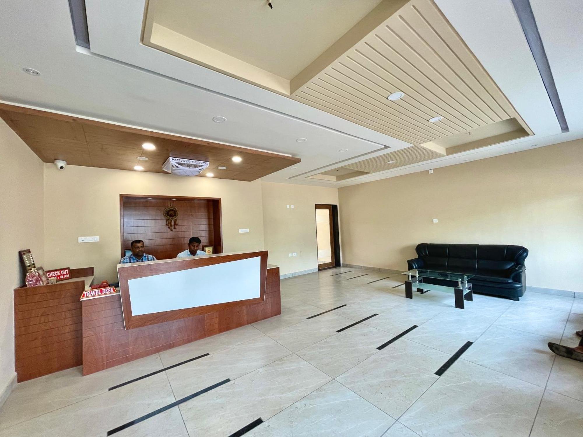 Hotel Rockbay, Puri Swimming-Pool, Near-Sea-Beach-And-Temple Fully-Air-Conditioned-Hotel With-Lift-And-Parking-Facility Εξωτερικό φωτογραφία