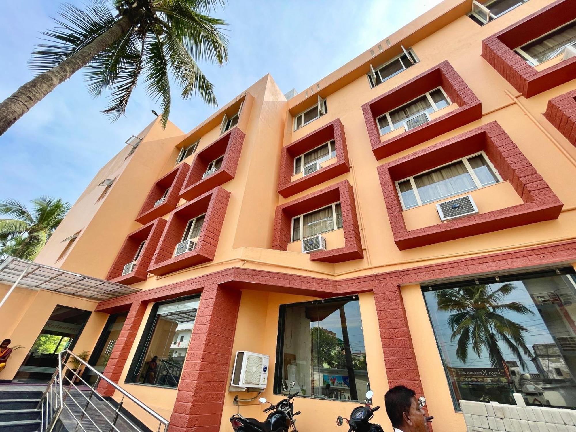 Hotel Rockbay, Puri Swimming-Pool, Near-Sea-Beach-And-Temple Fully-Air-Conditioned-Hotel With-Lift-And-Parking-Facility Εξωτερικό φωτογραφία