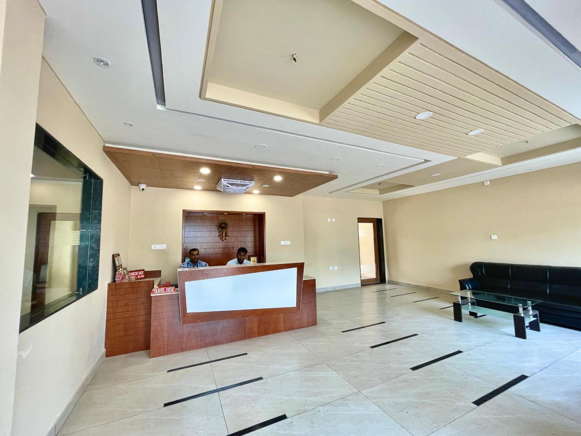 Hotel Rockbay, Puri Swimming-Pool, Near-Sea-Beach-And-Temple Fully-Air-Conditioned-Hotel With-Lift-And-Parking-Facility Εξωτερικό φωτογραφία