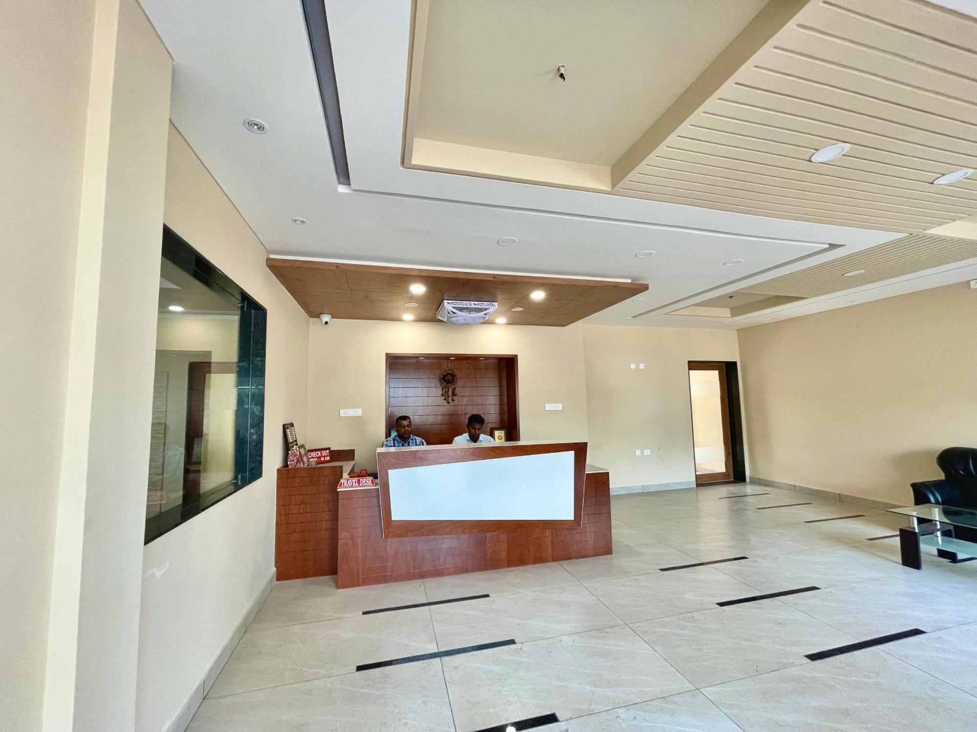 Hotel Rockbay, Puri Swimming-Pool, Near-Sea-Beach-And-Temple Fully-Air-Conditioned-Hotel With-Lift-And-Parking-Facility Εξωτερικό φωτογραφία