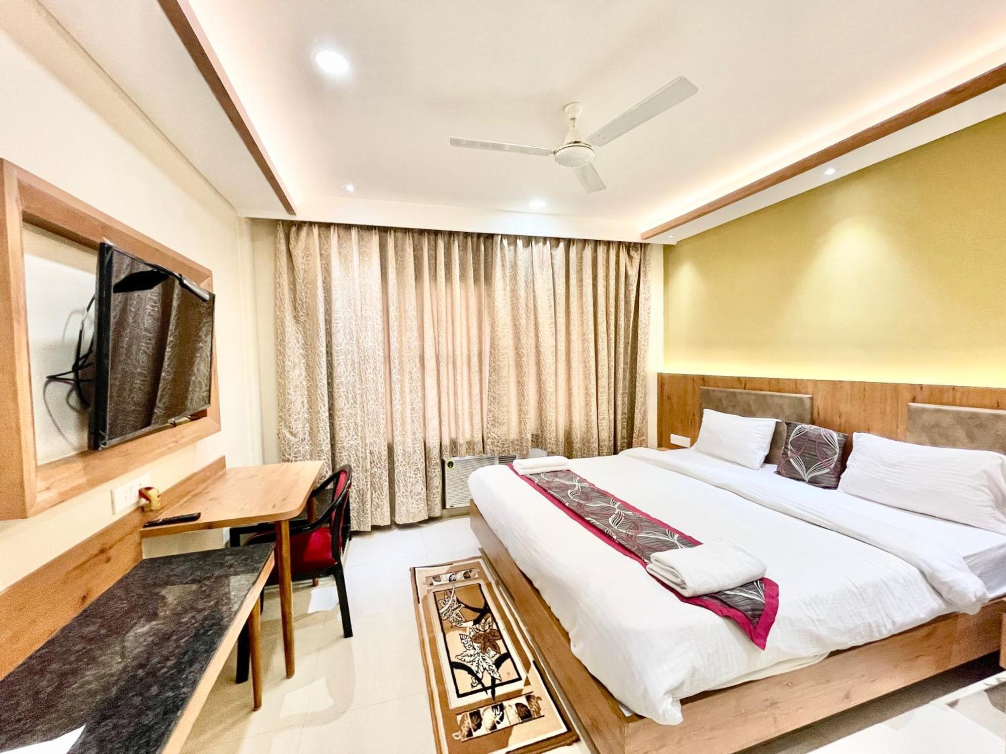 Hotel Rockbay, Puri Swimming-Pool, Near-Sea-Beach-And-Temple Fully-Air-Conditioned-Hotel With-Lift-And-Parking-Facility Εξωτερικό φωτογραφία