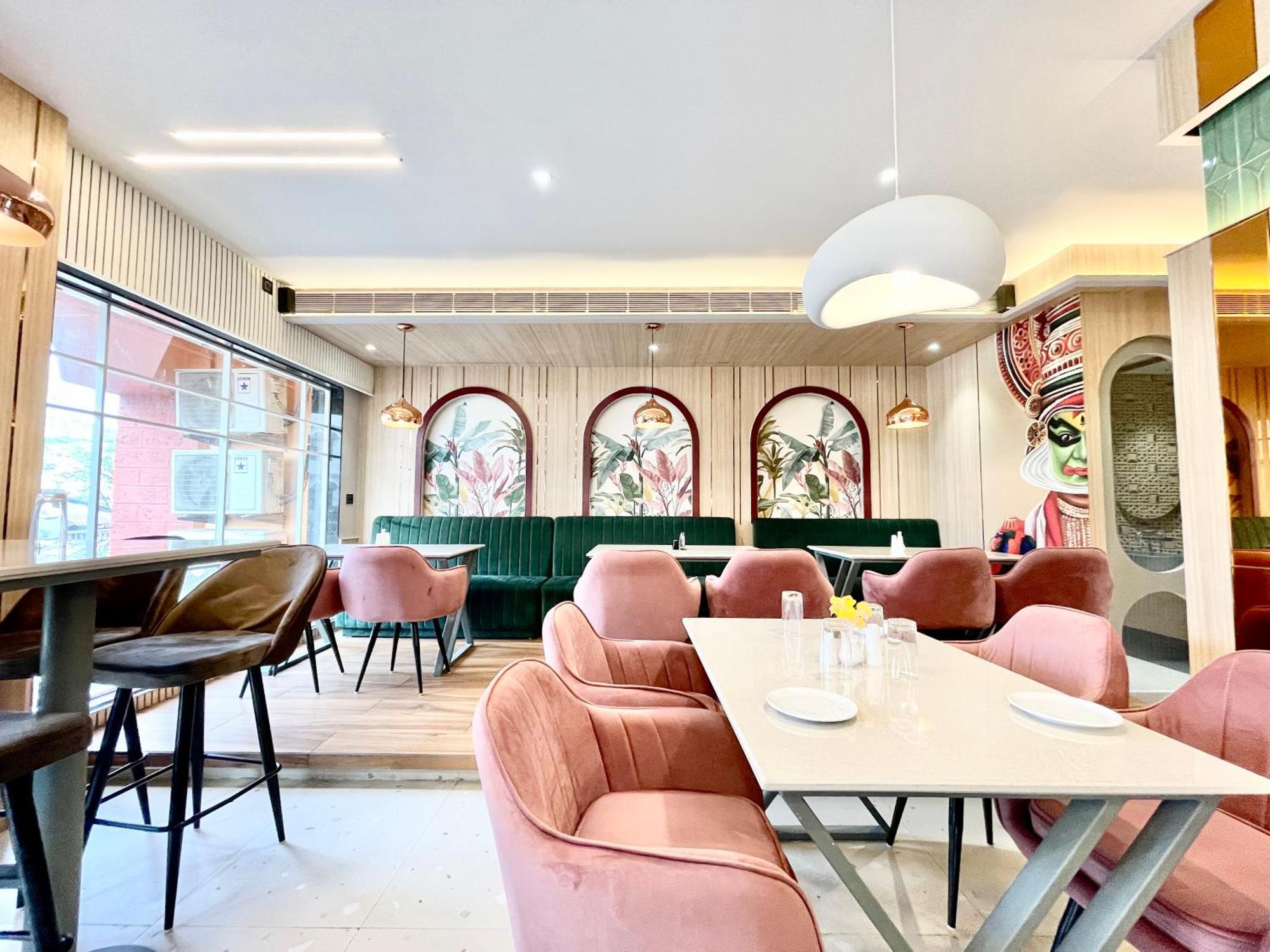 Hotel Rockbay, Puri Swimming-Pool, Near-Sea-Beach-And-Temple Fully-Air-Conditioned-Hotel With-Lift-And-Parking-Facility Εξωτερικό φωτογραφία