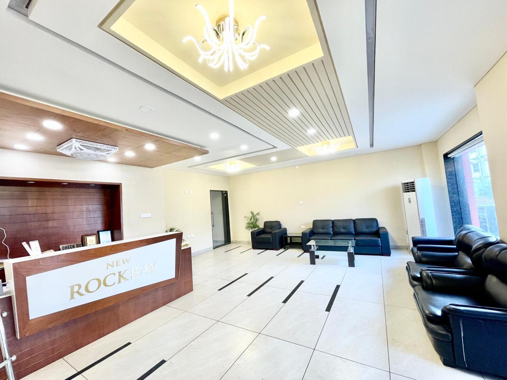 Hotel Rockbay, Puri Swimming-Pool, Near-Sea-Beach-And-Temple Fully-Air-Conditioned-Hotel With-Lift-And-Parking-Facility Εξωτερικό φωτογραφία