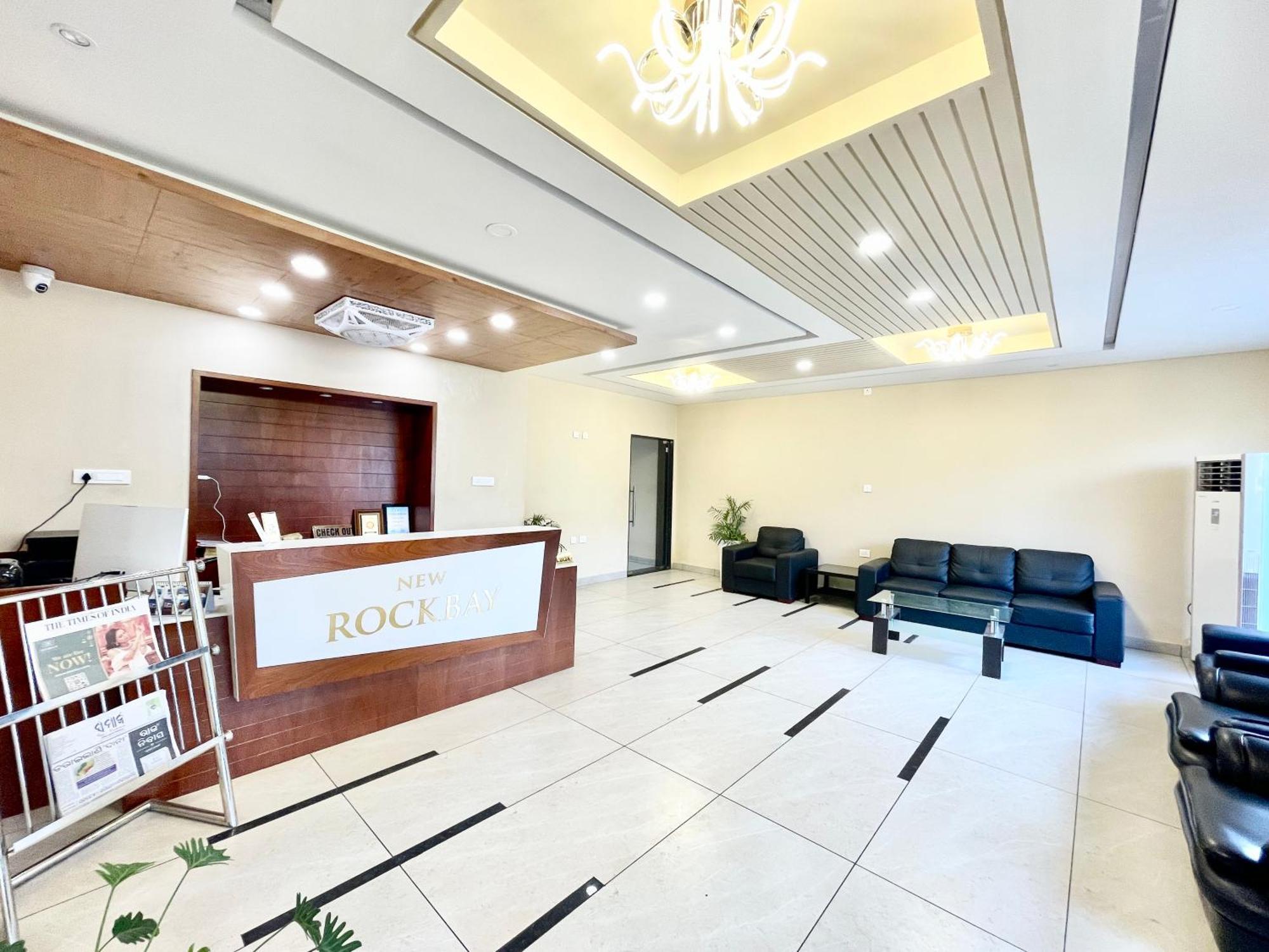 Hotel Rockbay, Puri Swimming-Pool, Near-Sea-Beach-And-Temple Fully-Air-Conditioned-Hotel With-Lift-And-Parking-Facility Εξωτερικό φωτογραφία