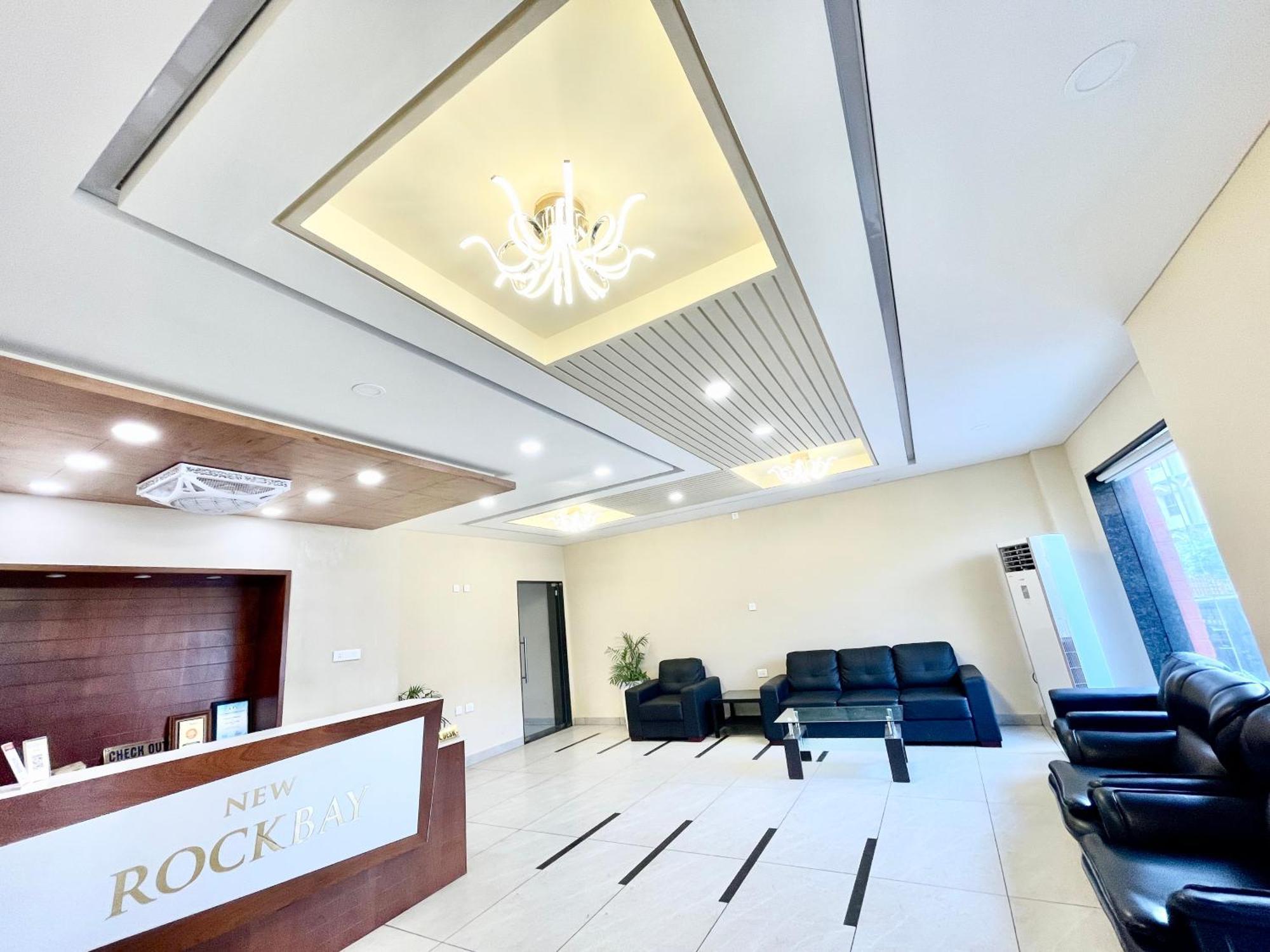 Hotel Rockbay, Puri Swimming-Pool, Near-Sea-Beach-And-Temple Fully-Air-Conditioned-Hotel With-Lift-And-Parking-Facility Εξωτερικό φωτογραφία